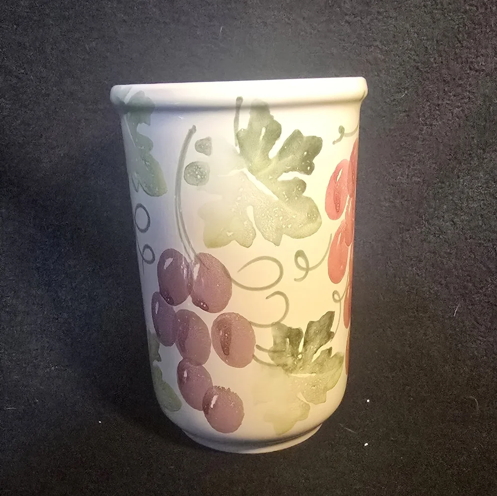 Pier 1 Utensil Holder, Grape Design